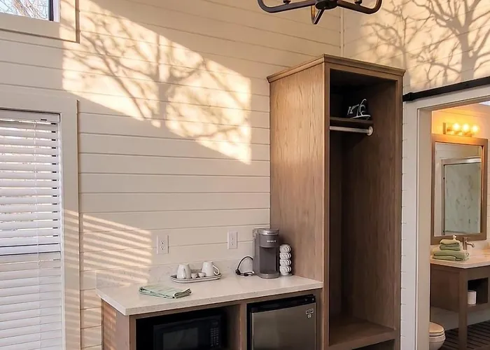 Th 28 Vineyard Vista & Sedona Gateway Luxury Tiny Cottonwood